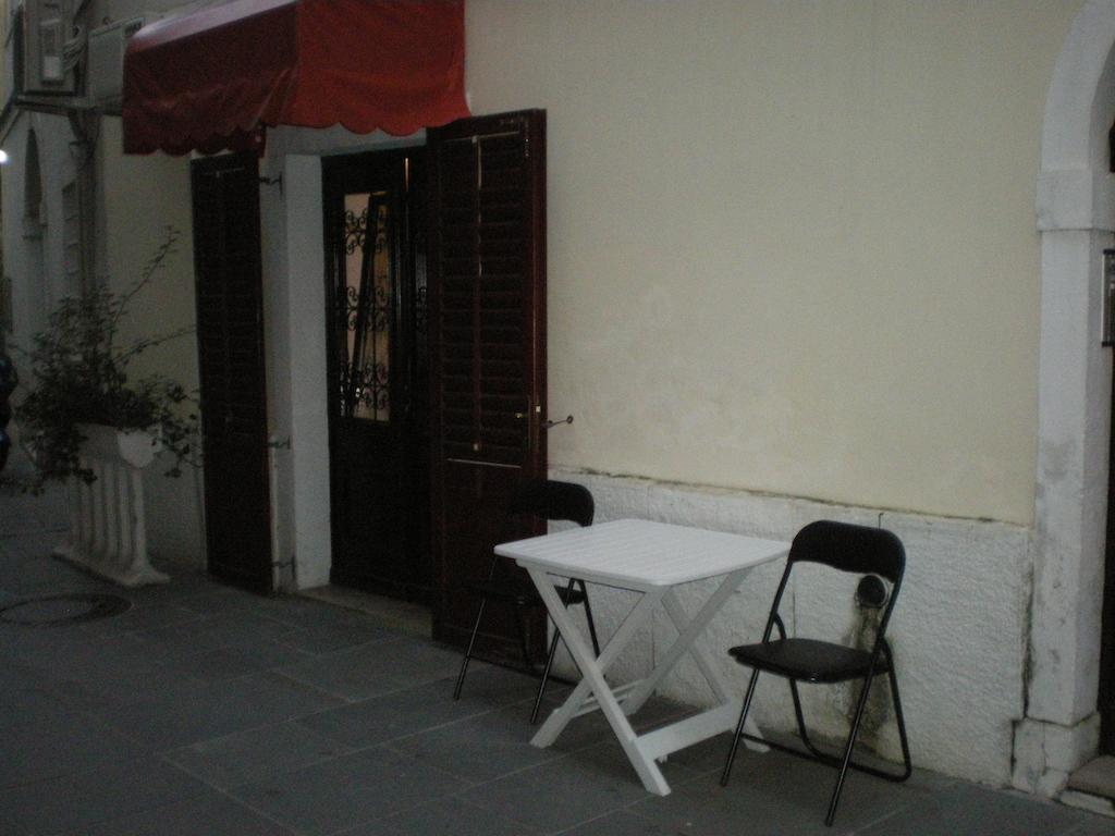 Apartments ไพราน ห้อง รูปภาพ